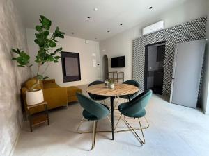 Petrina Home 2 - Suite Rooms Barletta