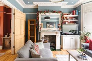 Stunning 5BR Renovated Period London Family Home