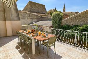 Villa De La Cloche by Villa Plus