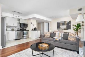Centrally located 2 Bd 2 Bth + Parking