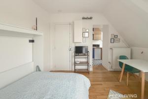 Studio near the Louvre in the historic center of Paris