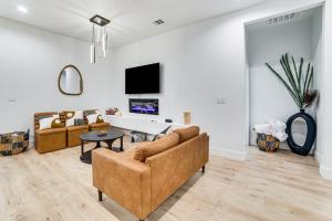 Yard, Patio! Luxe Home Near Top Dallas Attractions