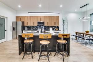 Yard, Patio! Luxe Home Near Top Dallas Attractions