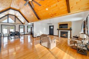 Gateway to Adventure! Brand-New Gloversville Home