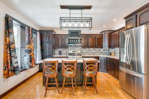 Gateway to Adventure! Brand-New Gloversville Home