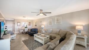 Crescent Royale Condominiums 201