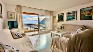 EVH124 Apartamento en primera linea de mar