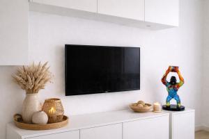 Riviera Blue Studio with Sea View, Balcony, Pool