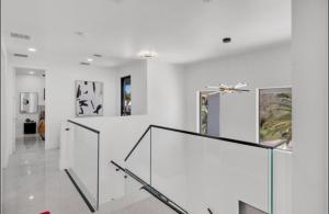 Modern Retreat in the Heart of Hollywood