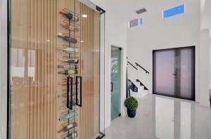 Modern Retreat in the Heart of Hollywood