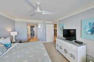 All-Suite, Mid-Isle 2BR with Pools and Sauna