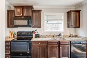 5 Mi to Sesquicentennial State Park Quiet Home