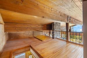 Chalet Valdemosa - View - By CosyHome