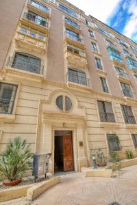 Stylish Balluta Bay Scape, 3BD Apartment