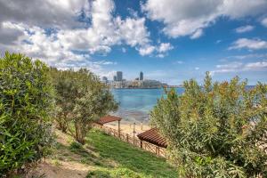 Stylish Balluta Bay Scape, 3BD Apartment