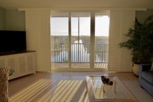 Private Beach Access Condo - Vanderbilt Beach