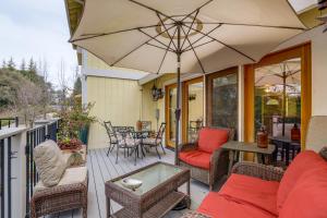 Hot Tub & Huge Patio: Home 5 Mi to Old Town Auburn