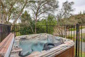 Hot Tub & Huge Patio: Home 5 Mi to Old Town Auburn