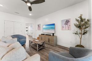 Beach House with Private Pool - Sunny Sands by Panhandle Getaways