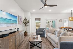 Beach House with Private Pool - Sunny Sands by Panhandle Getaways