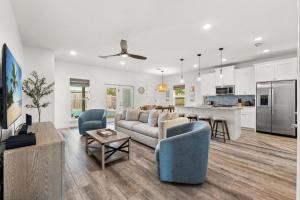 Beach House with Private Pool - Sunny Sands by Panhandle Getaways