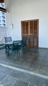 Casa na Martim de Sá, com piscina 100m praia