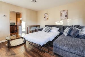 1 Mi to Dtwn, Chase Field! Getaway Near Light Rail