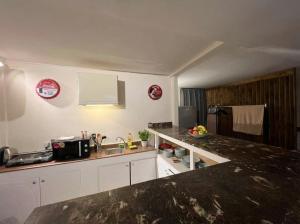 Private Rooftop Studio - Downtown