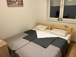 Dom Tobie bliski APARTAMENT W PARKU WARTA PRYWATNA KUCHNIA LAZIENKA PARKING