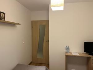 Dom Tobie bliski APARTAMENT W PARKU WARTA PRYWATNA KUCHNIA LAZIENKA PARKING