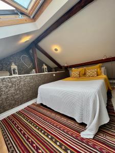 Studios with Mezzanine Rua da Moeda