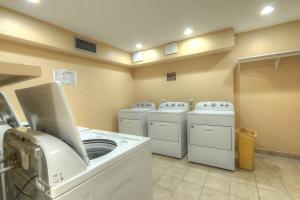 Luxury 1 Bedroom Condo in Palm Harbor Florida 2 Miles From Beach by David Rigney Real Estate Solutions