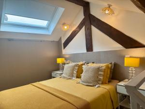 Studios with Mezzanine Rua da Moeda