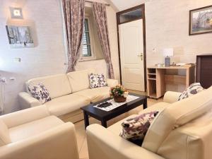 Miramare Seaside Aparts