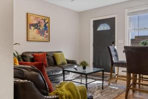 3BR Home 2 Baths Bonus Room, Minutes to NYC