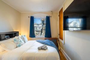 Modern Comfort Minutes from NYC, Free Parking