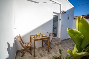 Cozy Old Town Apartment with Sunny Terrace