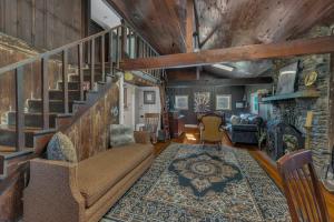 The Whiskey River Lodge