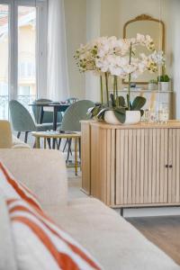 Emily 2 bedrooms 2 baths near Palais