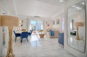 Seabatical Apartment by the beach, 2Bed and 2Baths