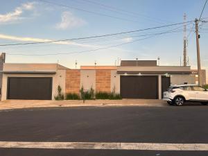 Refúgio Privativo com Piscina Aquecida, Jacuzzi e Área Gourmet na Cidade