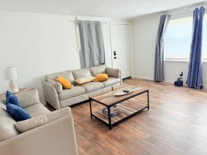Cozy 3BR Home Downtown with Backyard and Parking
