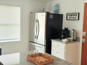 Cozy 3BR Home Downtown with Backyard and Parking