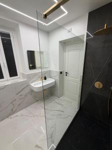 Four room luxury suite