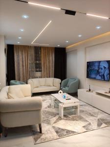 Pyramids Gardens 37 H, 5th Floor