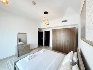 preatoni tower 1 BHK in JLT By petals Holiday Homes