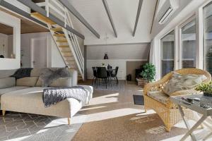 C11753-Hemmet-Horsfold-104