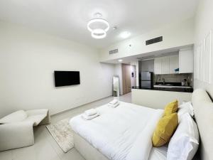 Profile Residency Studio near Dubai Stadium by Petals Holiday Homes