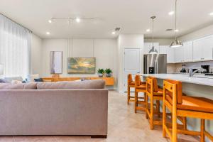 Brand-New Charming Pool Home in Exclusive Resort