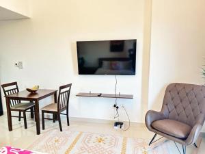 Comfortable Studio Retreat in Dubai Sports City